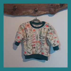 Baby-Pullover aus Merino-Wolle individuell handgemacht